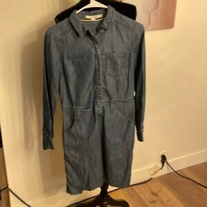 Boden Signature Denim Dress Casual Elegance with a Flattering Fit